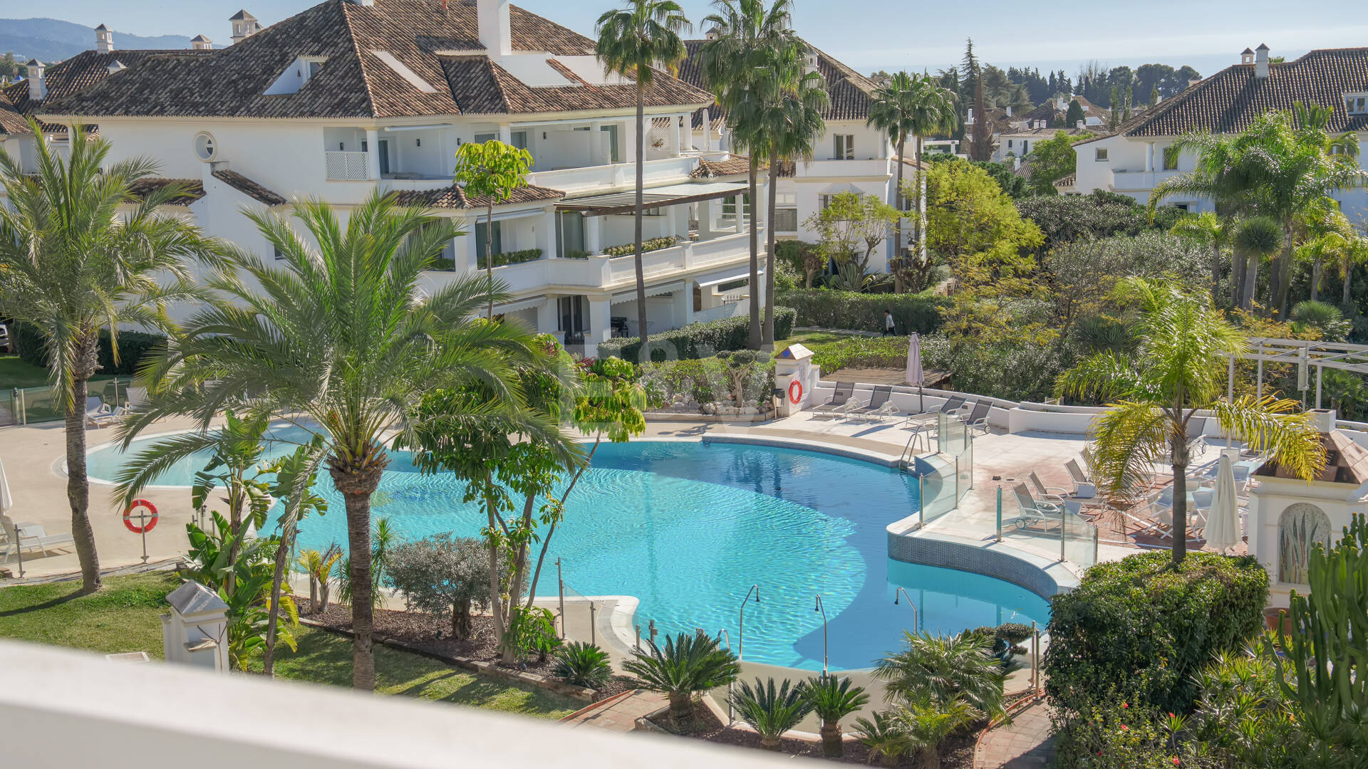 Luxury Duplex Penthouse in a Prestigious Golden Mile Urbanization