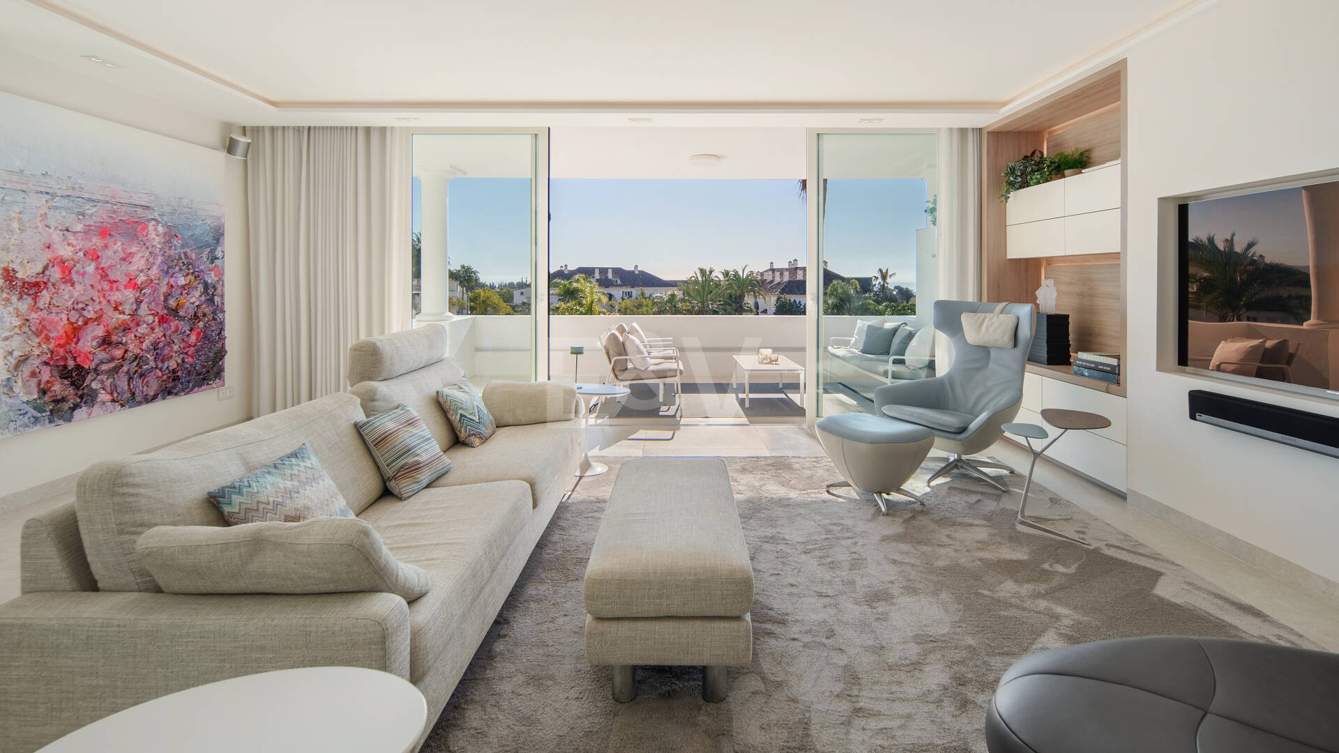 Luxury Duplex Penthouse in a Prestigious Golden Mile Urbanization