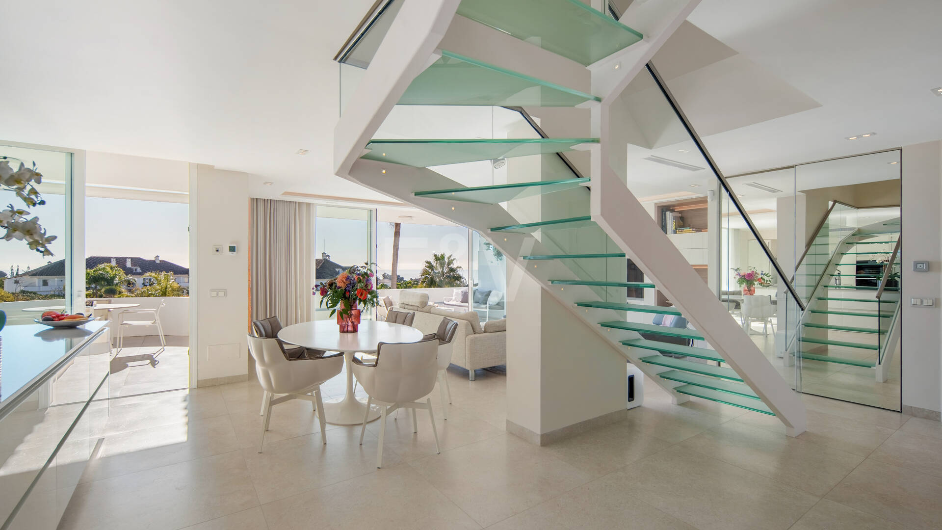 Luxury Duplex Penthouse in a Prestigious Golden Mile Urbanization