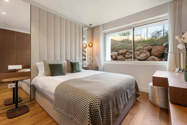 Apartamento con jardín privado en Palo Alto Marbella con vistas panorámicas al mar