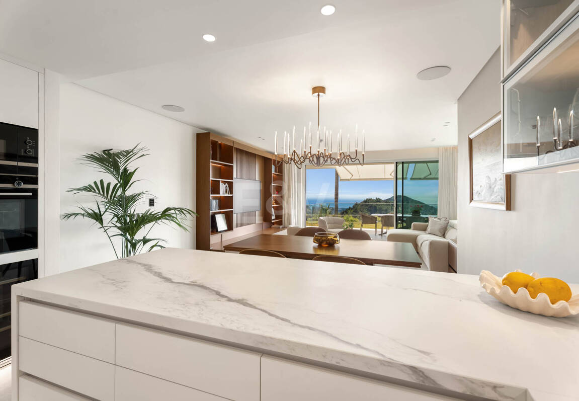 Apartamento con jardín privado en Palo Alto Marbella con vistas panorámicas al mar