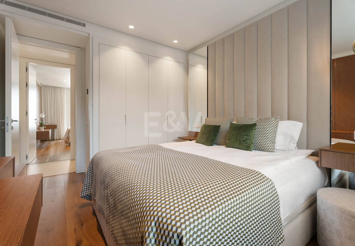 Apartamento con jardín privado en Palo Alto Marbella con vistas panorámicas al mar