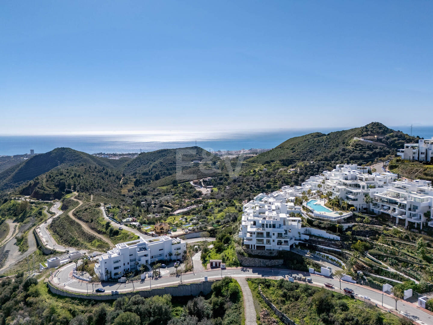 Apartamento con jardín privado en Palo Alto Marbella con vistas panorámicas al mar