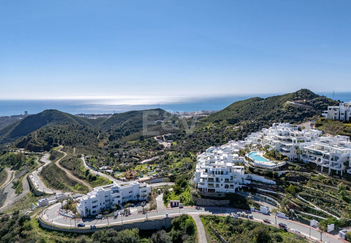 Apartamento con jardín privado en Palo Alto Marbella con vistas panorámicas al mar