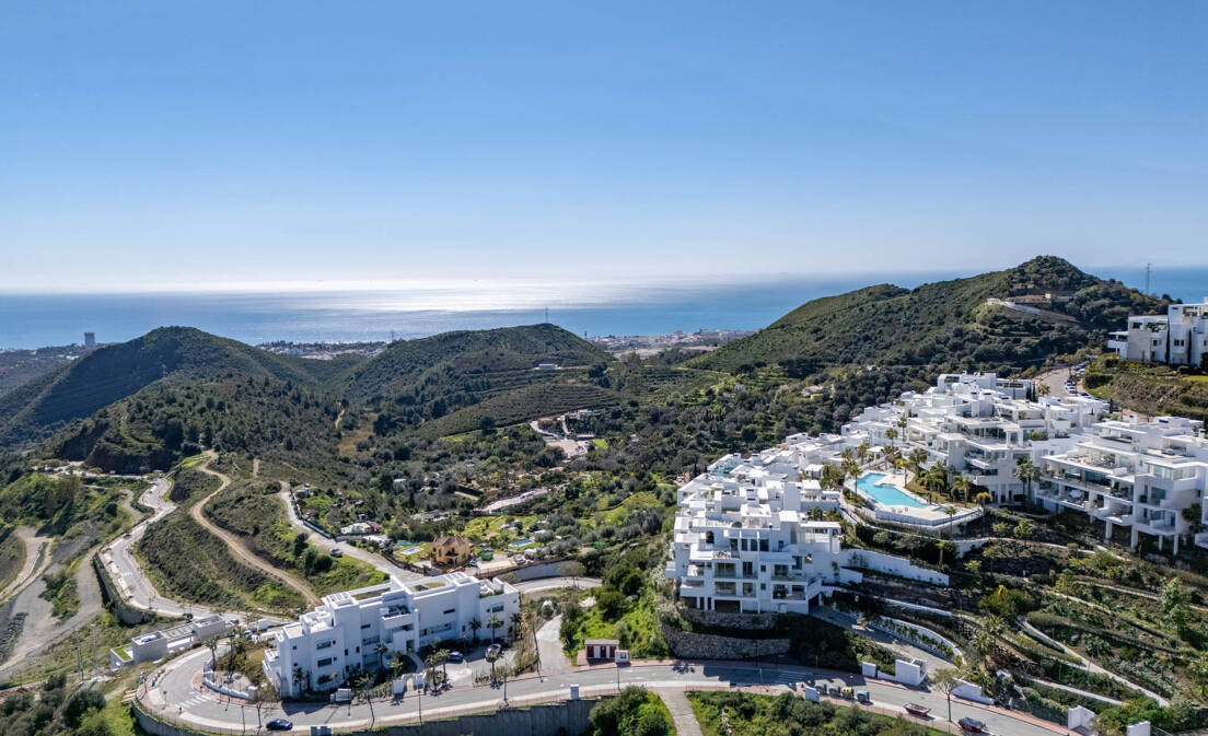 Apartamento con jardín privado en Palo Alto Marbella con vistas panorámicas al mar