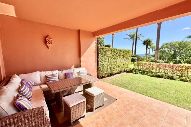 Exclusive Garden Apartment avec vue sur la mer panoramique et le golf