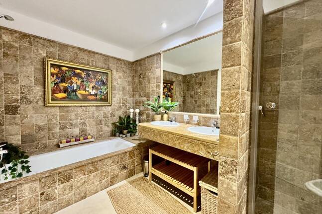 Exclusive Garden Apartment avec vue sur la mer panoramique et le golf