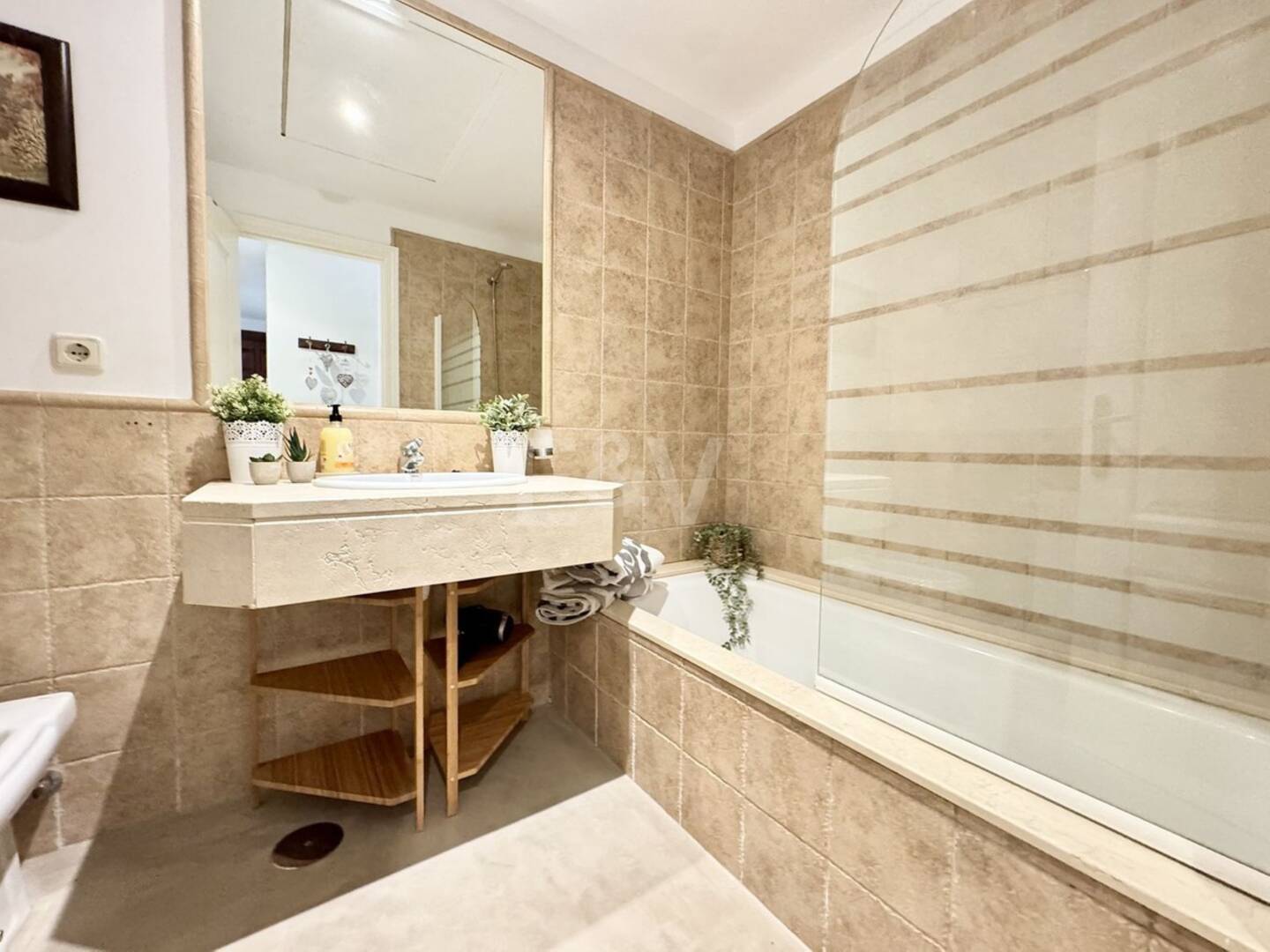 Exclusive Garden Apartment avec vue sur la mer panoramique et le golf