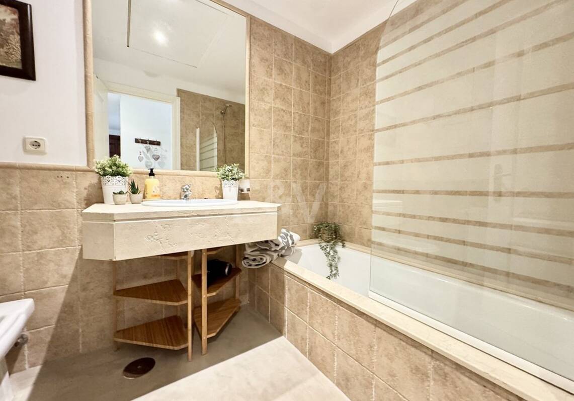Exclusive Garden Apartment avec vue sur la mer panoramique et le golf