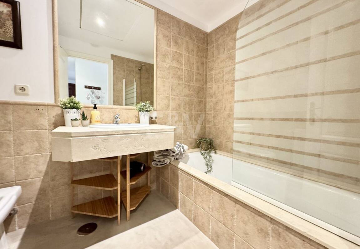 Exclusive Garden Apartment avec vue sur la mer panoramique et le golf