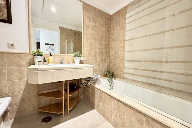 Exclusive Garden Apartment avec vue sur la mer panoramique et le golf