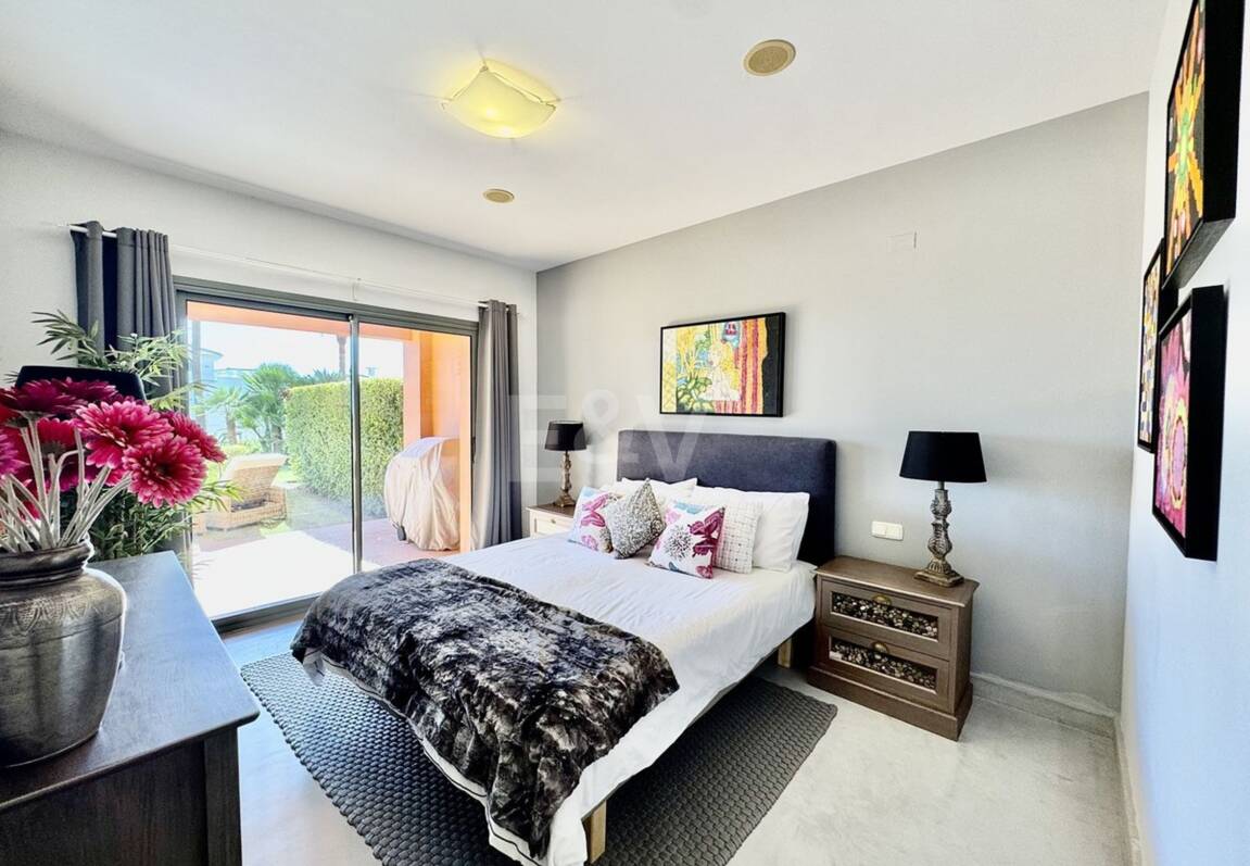 Exclusive Garden Apartment avec vue sur la mer panoramique et le golf