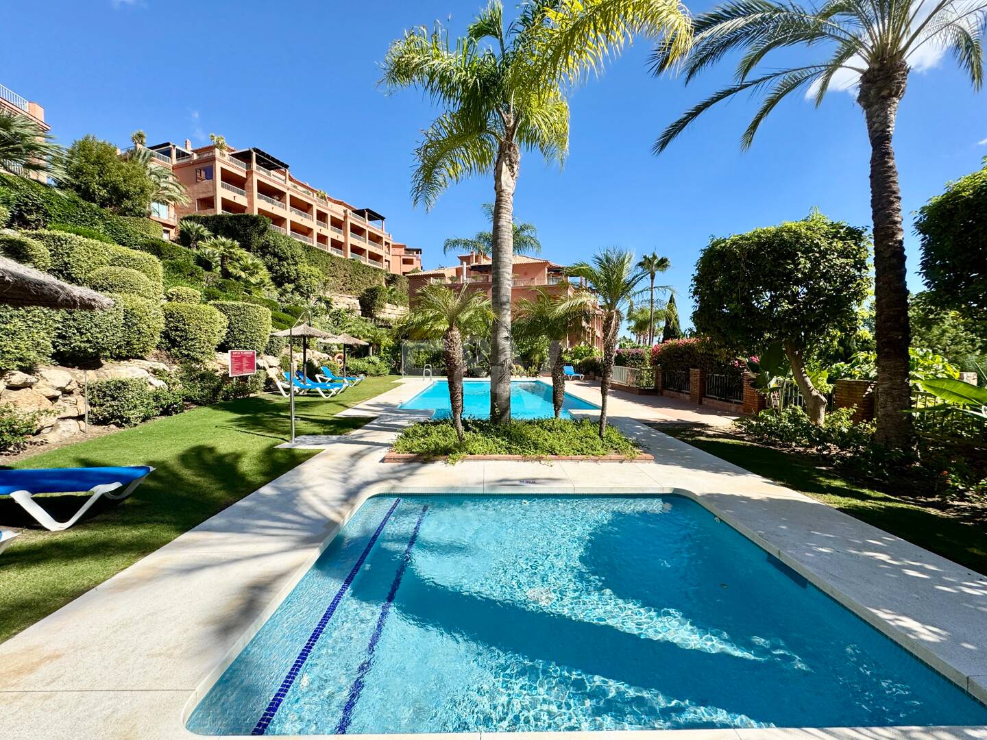 Exclusive Garden Apartment avec vue sur la mer panoramique et le golf