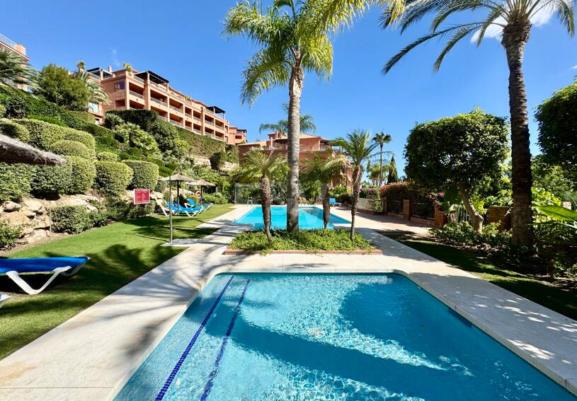 Exclusive Garden Apartment avec vue sur la mer panoramique et le golf