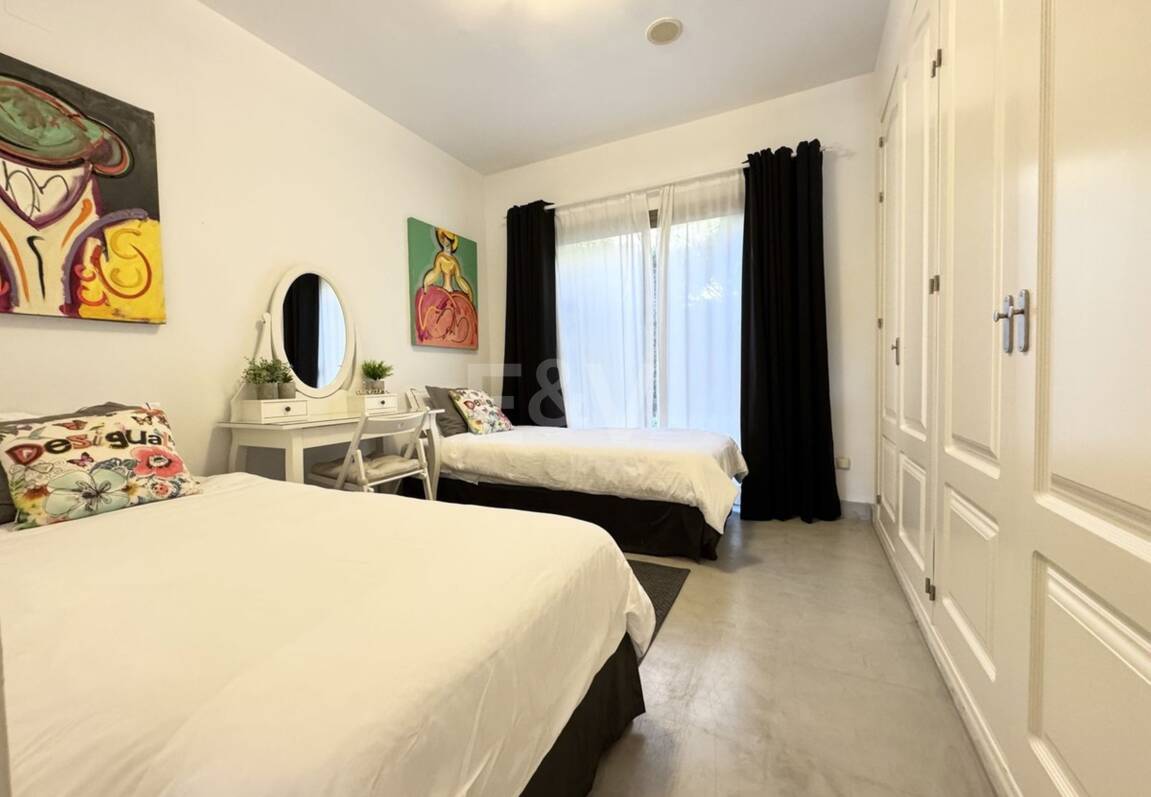 Exclusive Garden Apartment avec vue sur la mer panoramique et le golf