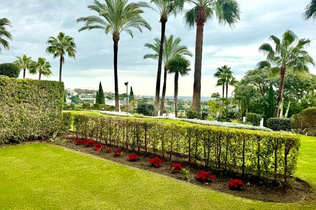Exclusive Garden Apartment avec vue sur la mer panoramique et le golf
