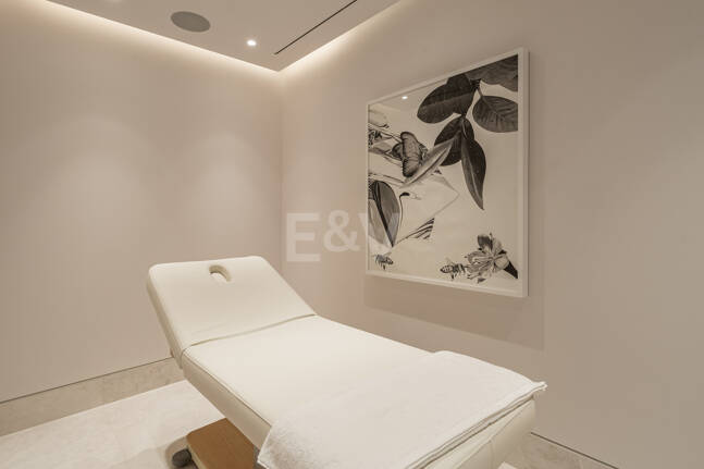 Spektakuläre Neubauvilla mit Meerblick im Marbella Hill Club