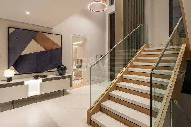 Spektakuläre Neubauvilla mit Meerblick im Marbella Hill Club