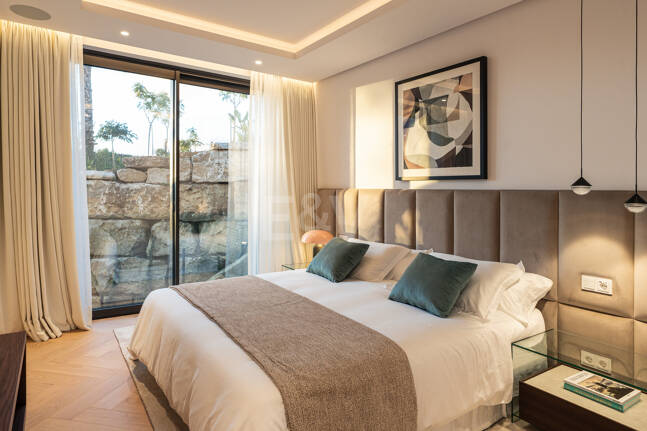 Spektakuläre Neubauvilla mit Meerblick im Marbella Hill Club