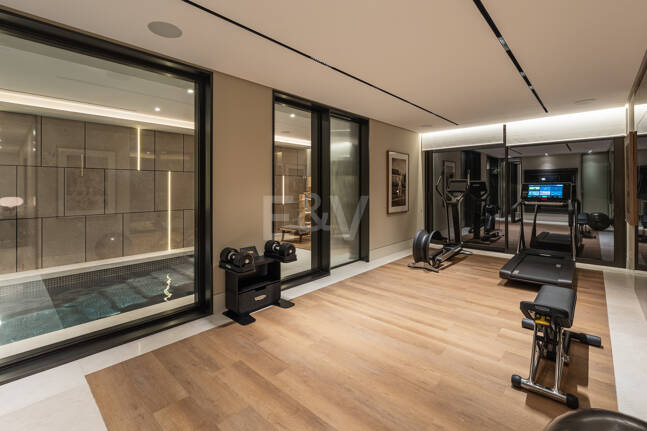 Spektakuläre Neubauvilla mit Meerblick im Marbella Hill Club