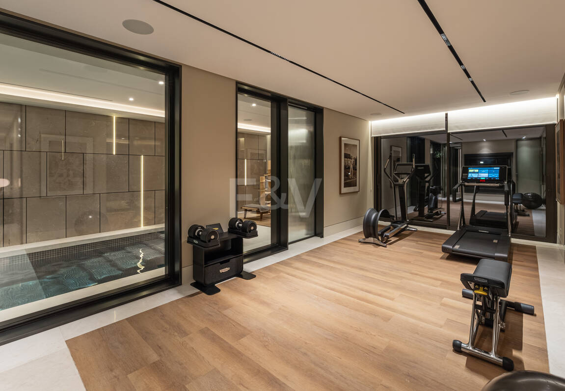 Spektakuläre Neubauvilla mit Meerblick im Marbella Hill Club