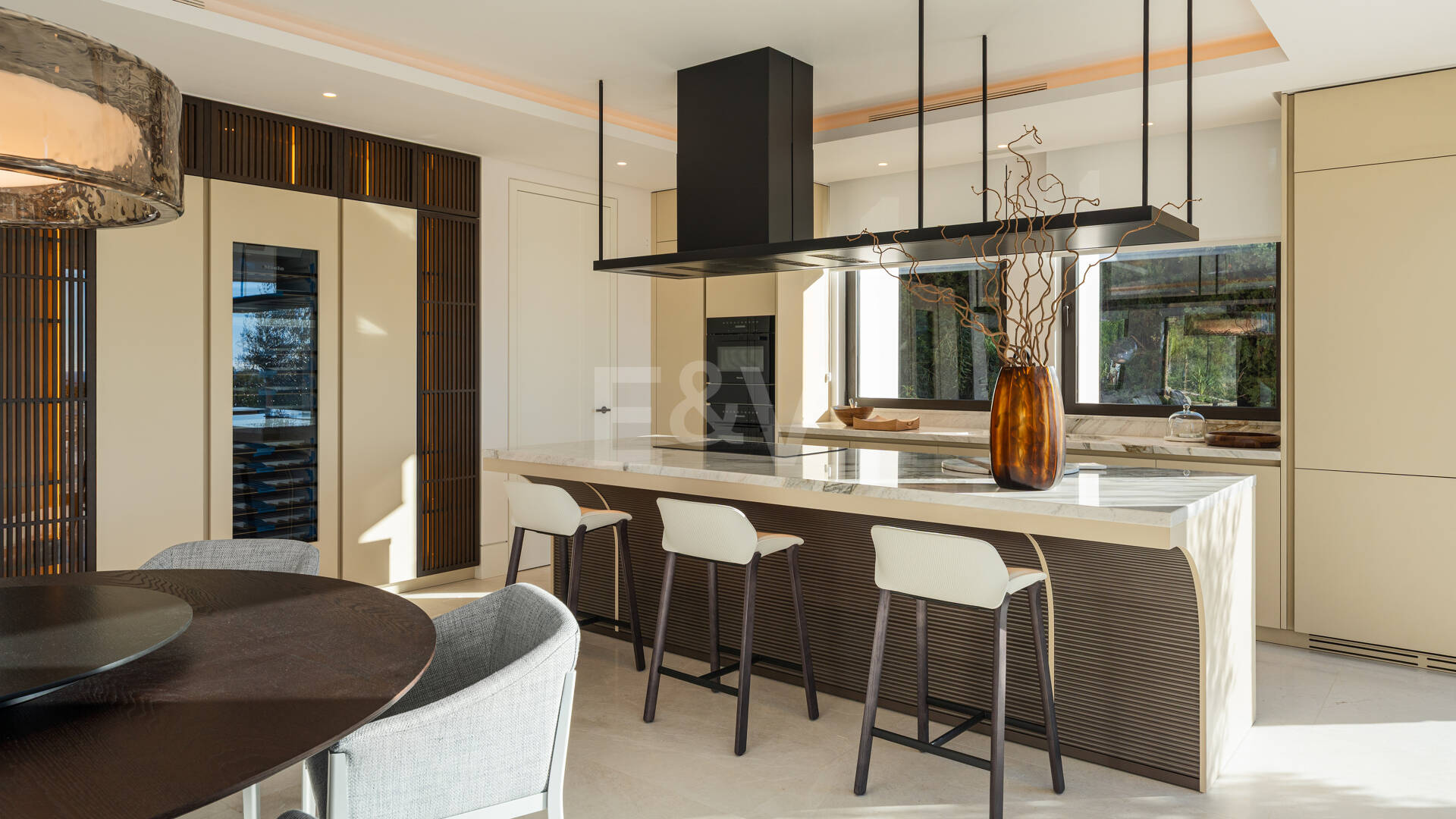 Spektakuläre Neubauvilla mit Meerblick im Marbella Hill Club