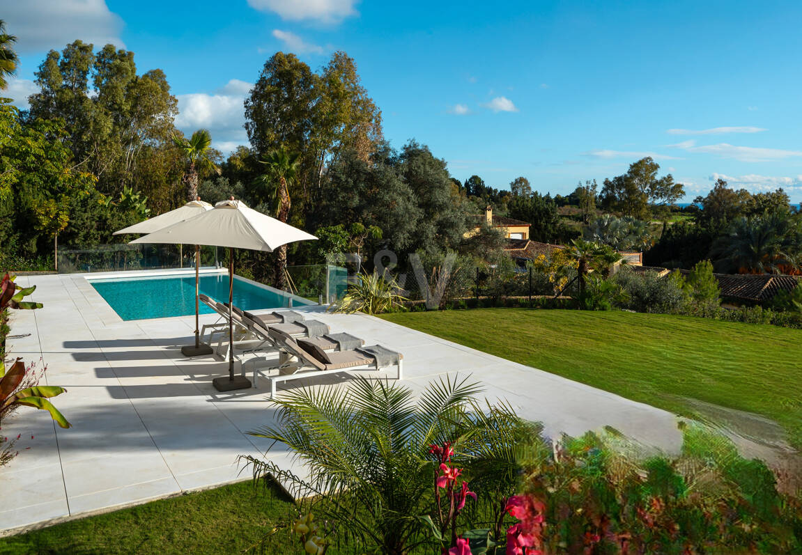 Spektakuläre Neubauvilla mit Meerblick im Marbella Hill Club