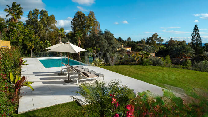 Espectacular villa de nueva construcción con vistas al mar en Marbella Hill Club