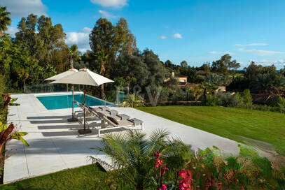 Spektakuläre Neubauvilla mit Meerblick im Marbella Hill Club