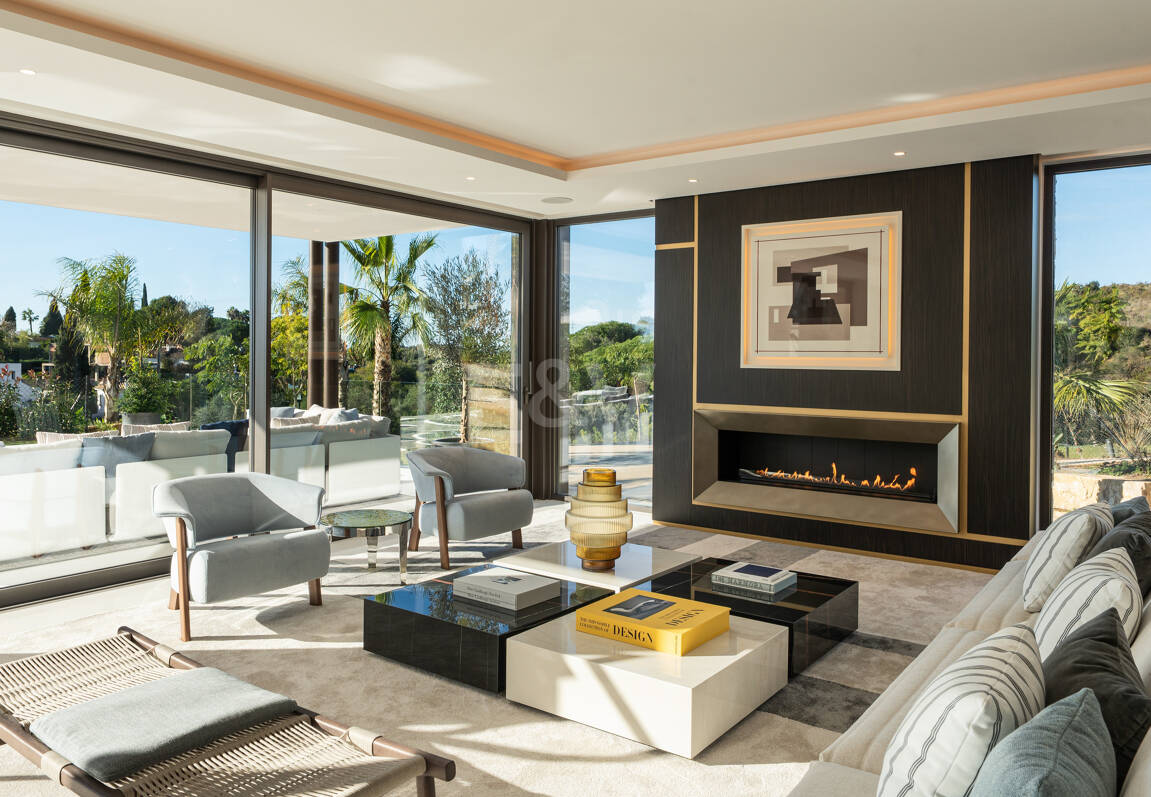 Spektakuläre Neubauvilla mit Meerblick im Marbella Hill Club