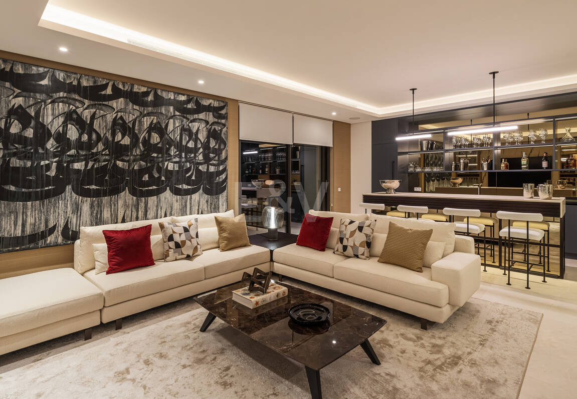 Spektakuläre Neubauvilla mit Meerblick im Marbella Hill Club