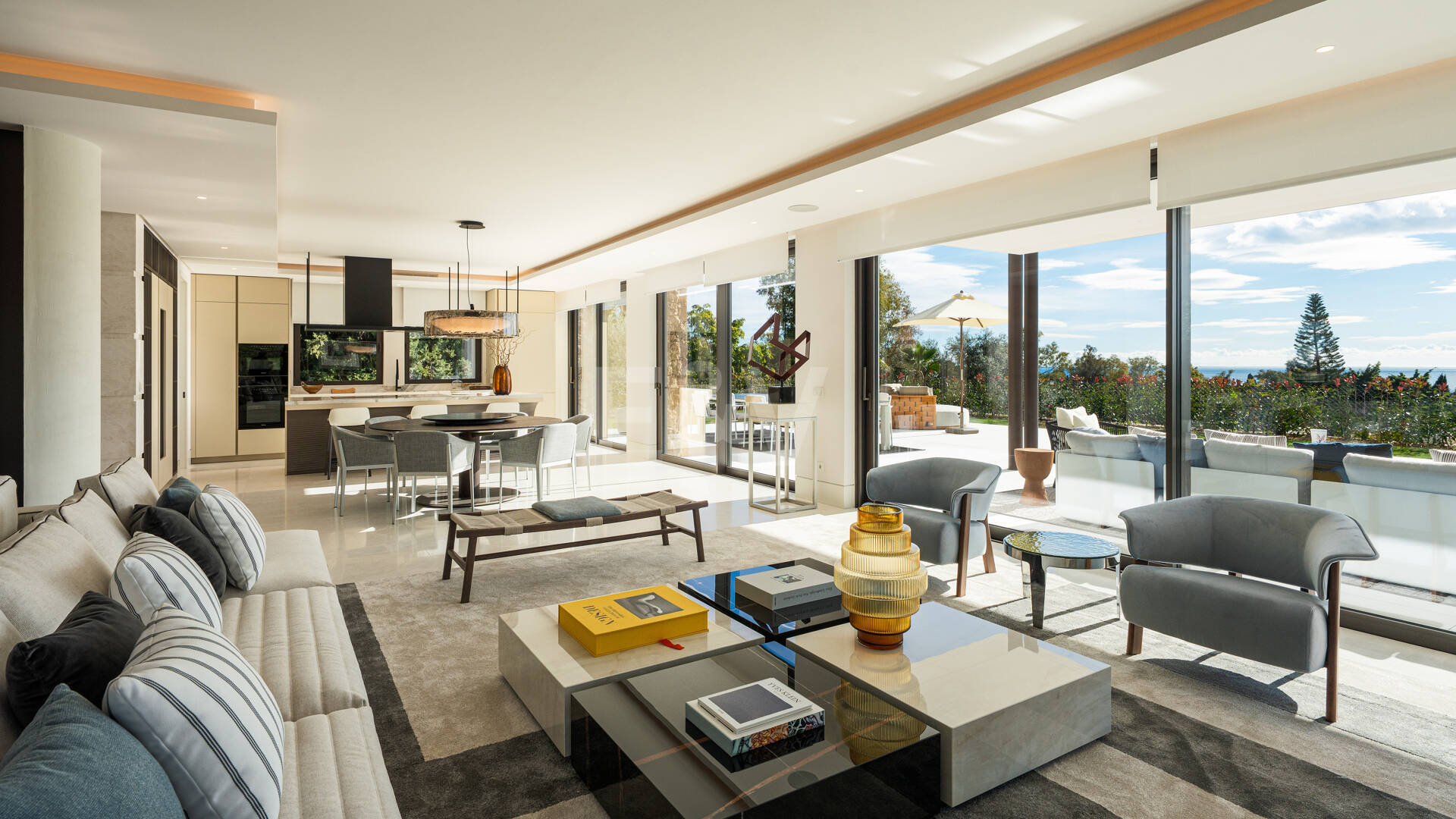 Spektakuläre Neubauvilla mit Meerblick im Marbella Hill Club