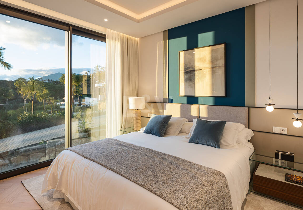 Spektakuläre Neubauvilla mit Meerblick im Marbella Hill Club