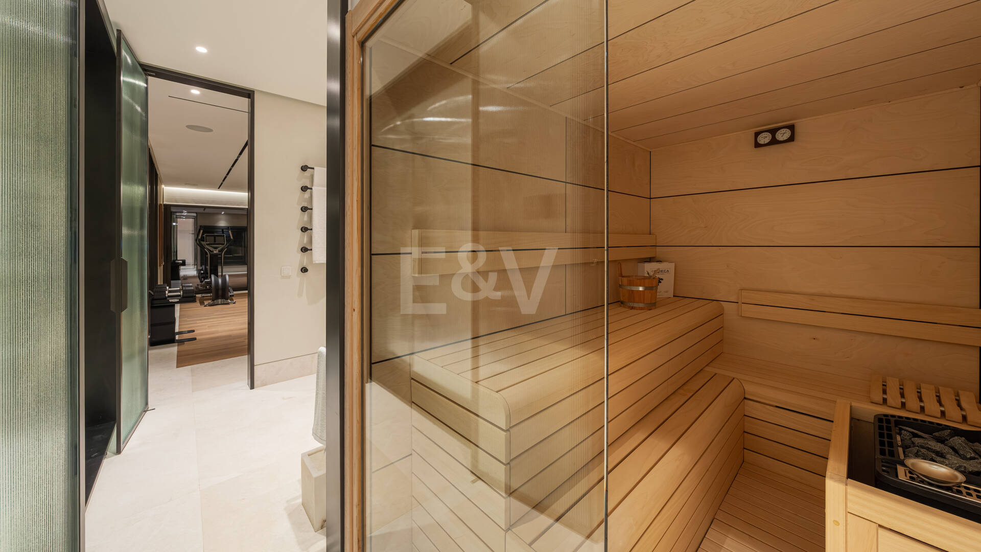 Spektakuläre Neubauvilla mit Meerblick im Marbella Hill Club