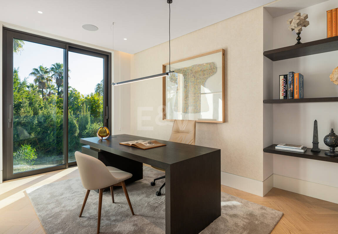 Spektakuläre Neubauvilla mit Meerblick im Marbella Hill Club