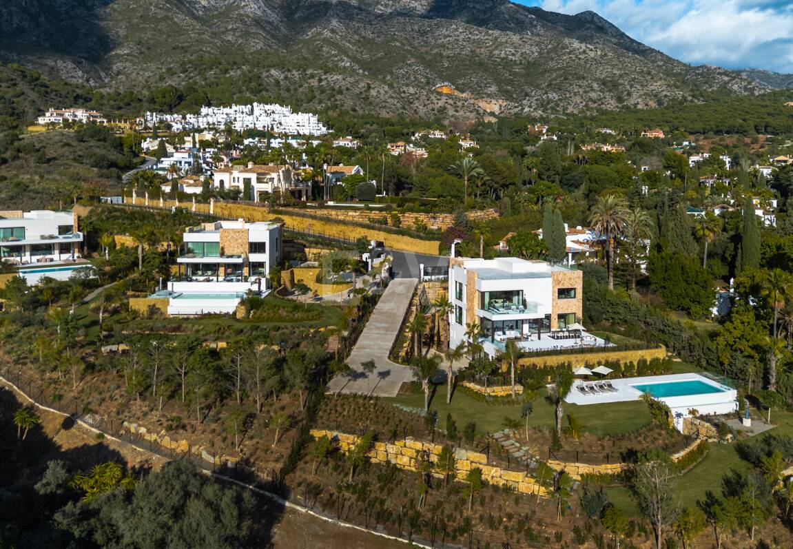 Spektakuläre Neubauvilla mit Meerblick im Marbella Hill Club