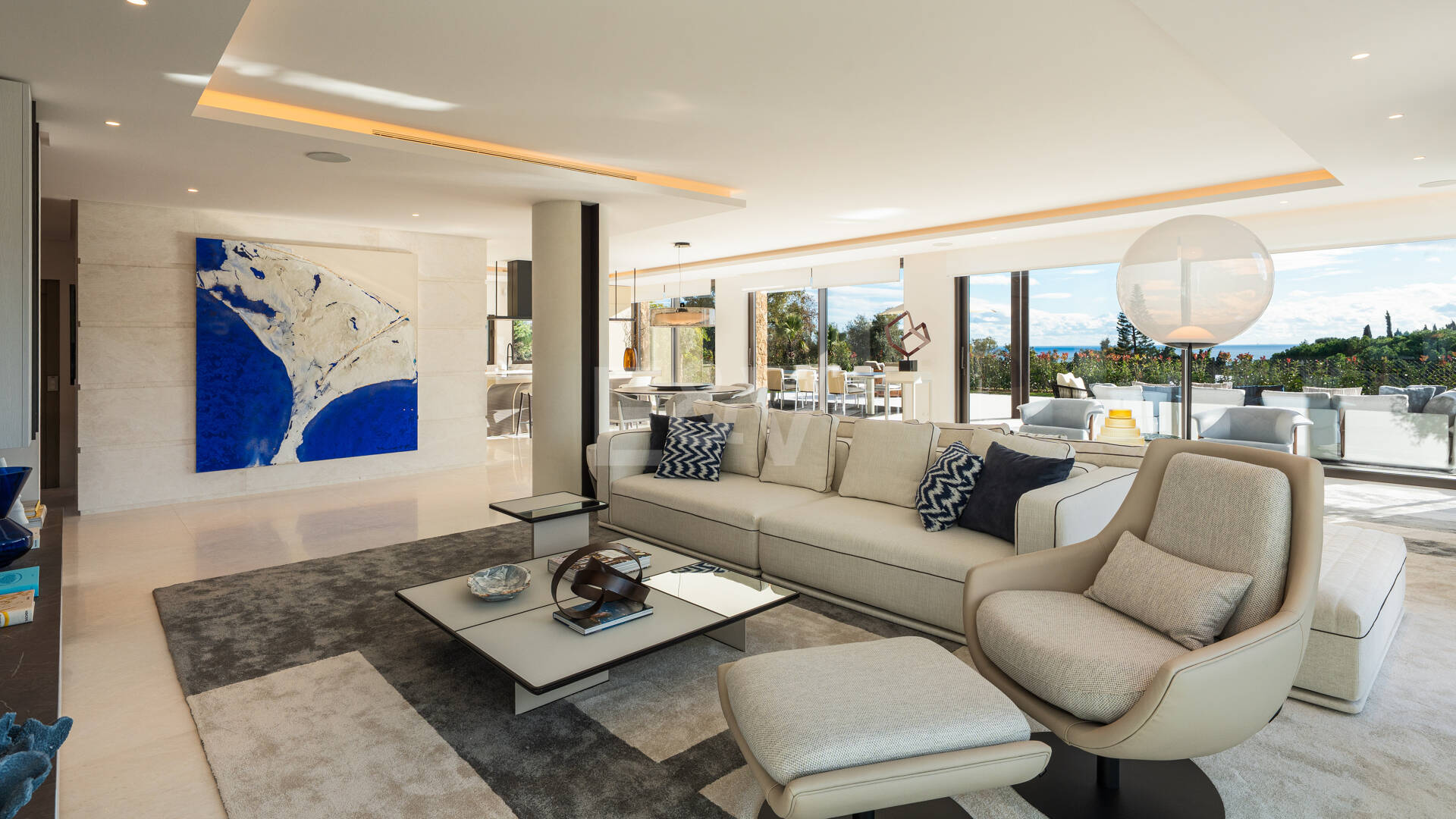 Spektakuläre Neubauvilla mit Meerblick im Marbella Hill Club