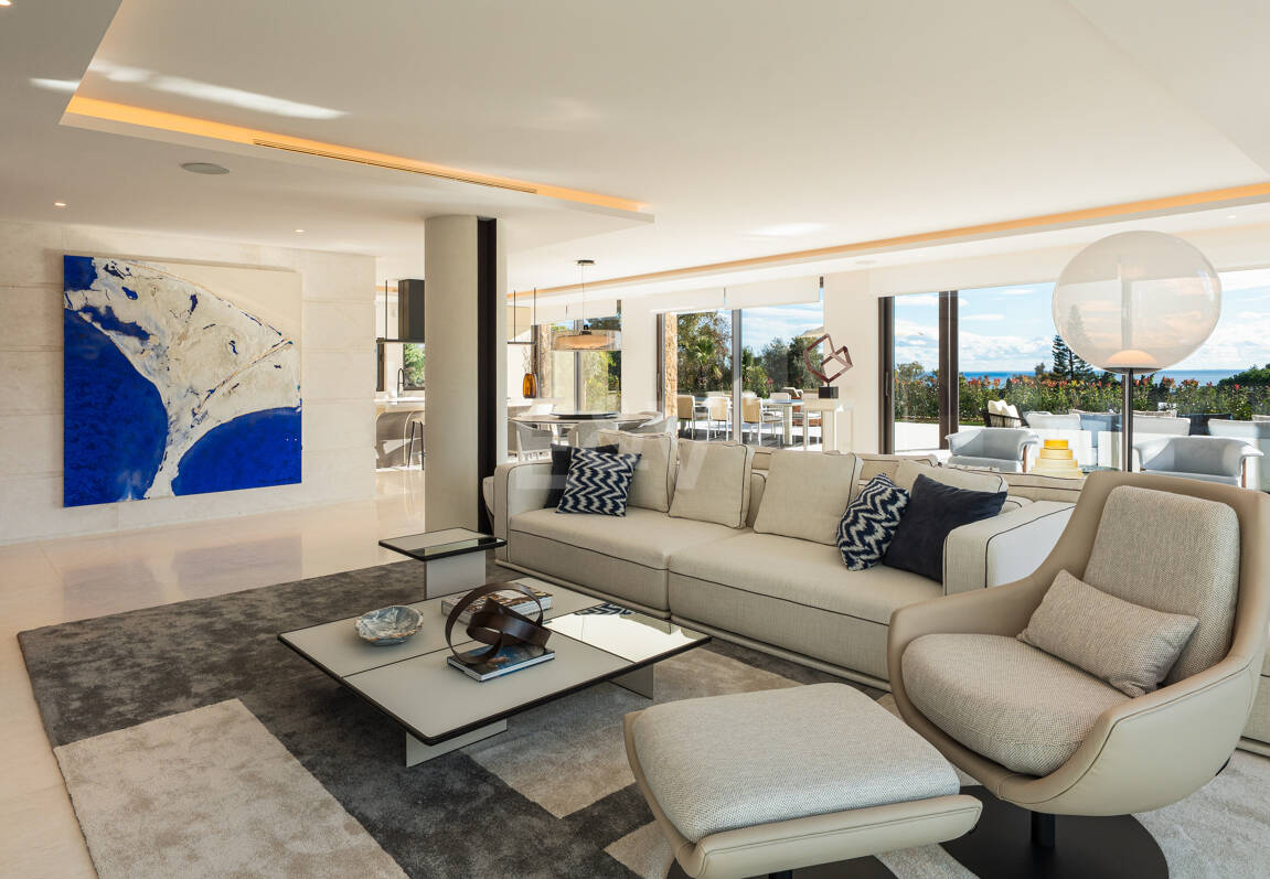 Spektakuläre Neubauvilla mit Meerblick im Marbella Hill Club
