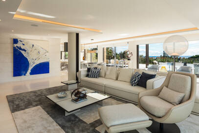 Spektakuläre Neubauvilla mit Meerblick im Marbella Hill Club