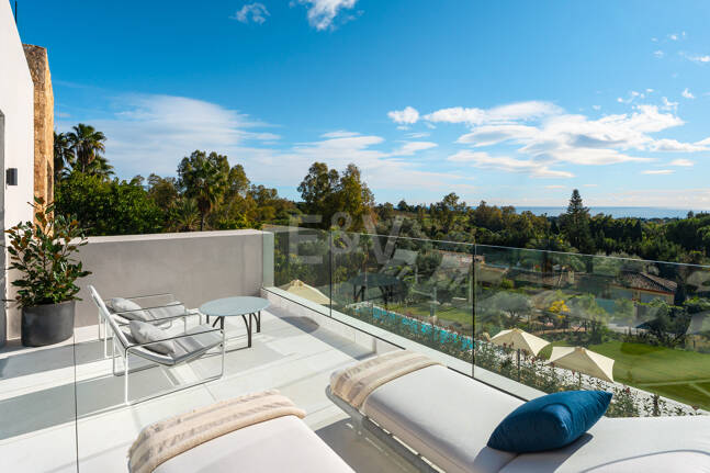 Spektakuläre Neubauvilla mit Meerblick im Marbella Hill Club