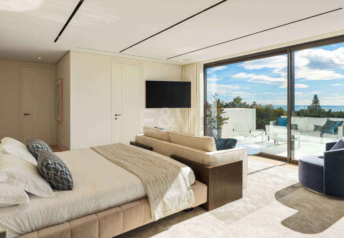 Spektakuläre Neubauvilla mit Meerblick im Marbella Hill Club
