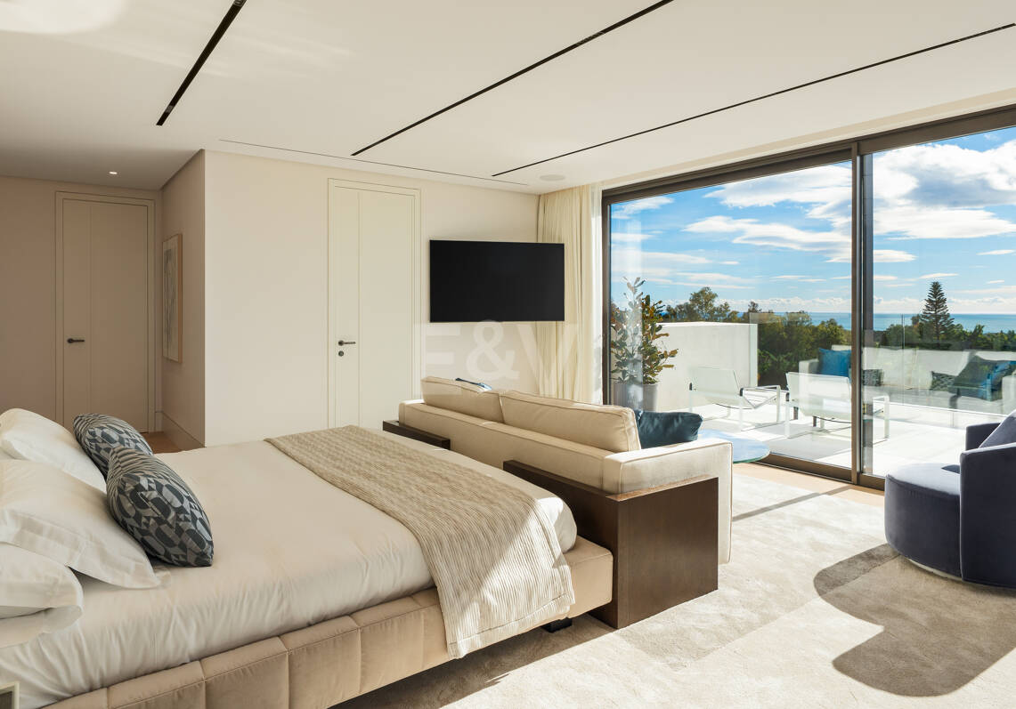 Spektakuläre Neubauvilla mit Meerblick im Marbella Hill Club
