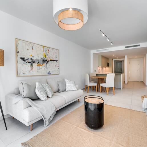 Modern Beachside Apartment with Premium Amenities
