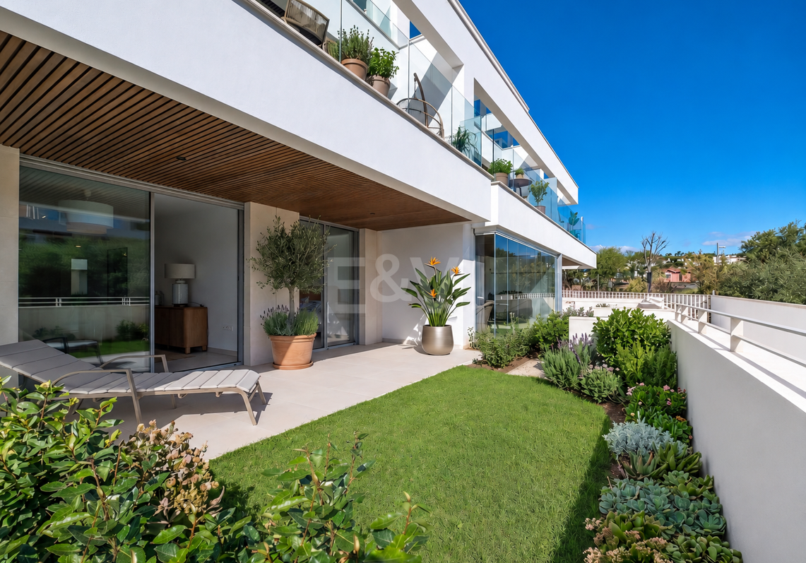 Modern Beachside Apartment with Premium Amenities
