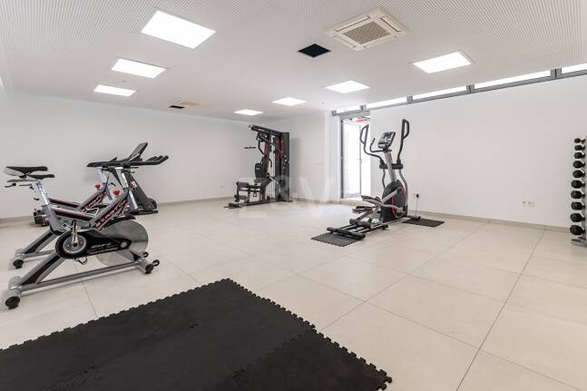 Modern Beachside Apartment with Premium Amenities