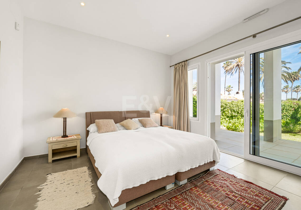Villa contemporánea con vistas al mar a pocos pasos de la playa de Los Monteros