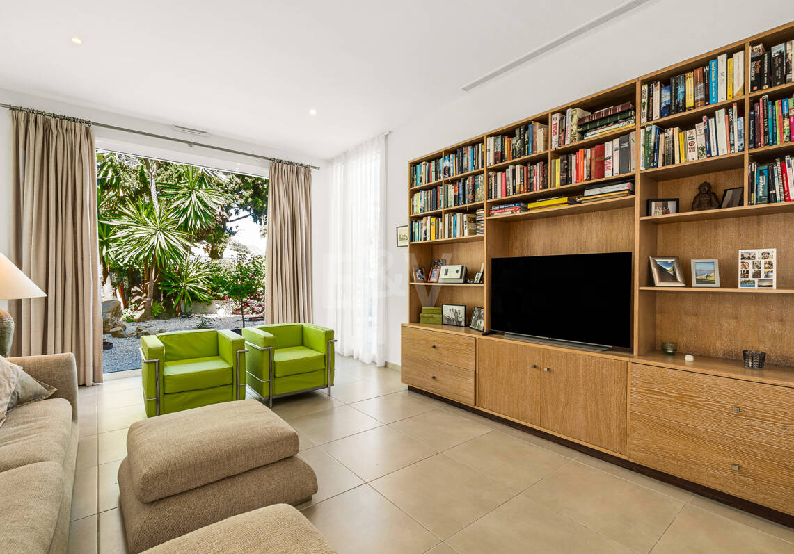 Villa contemporánea con vistas al mar a pocos pasos de la playa de Los Monteros