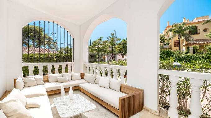 Apartament na sprzedaż w Nueva Andalucia, Marbella (Wszystkie obszary)
