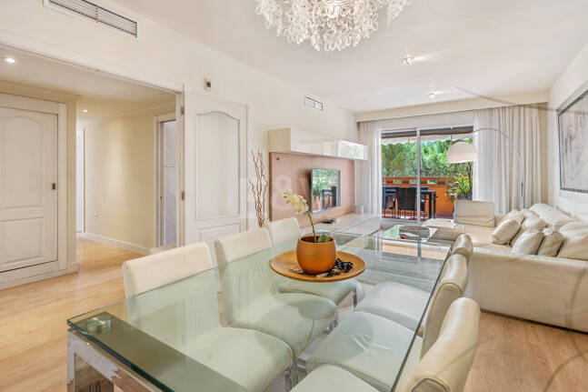 Exclusivo apartamento con terraza privada en Nagüeles