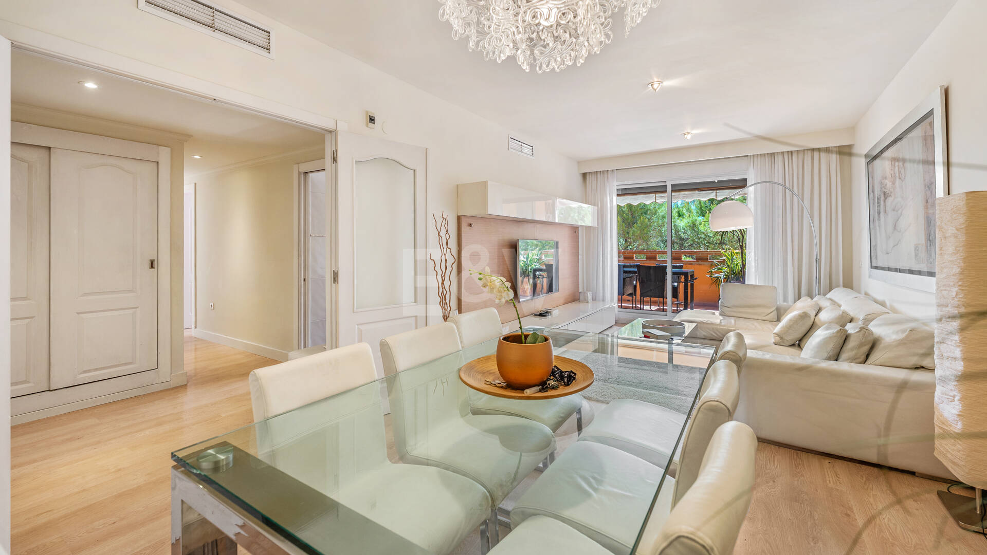 Exclusivo apartamento con terraza privada en Nagüeles